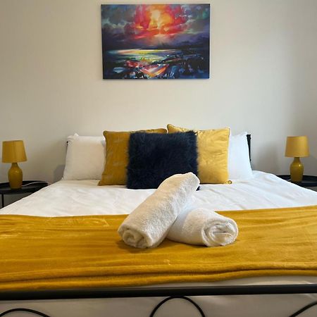 Village House St Mellons - Close To A48 And M4 카디프 외부 사진