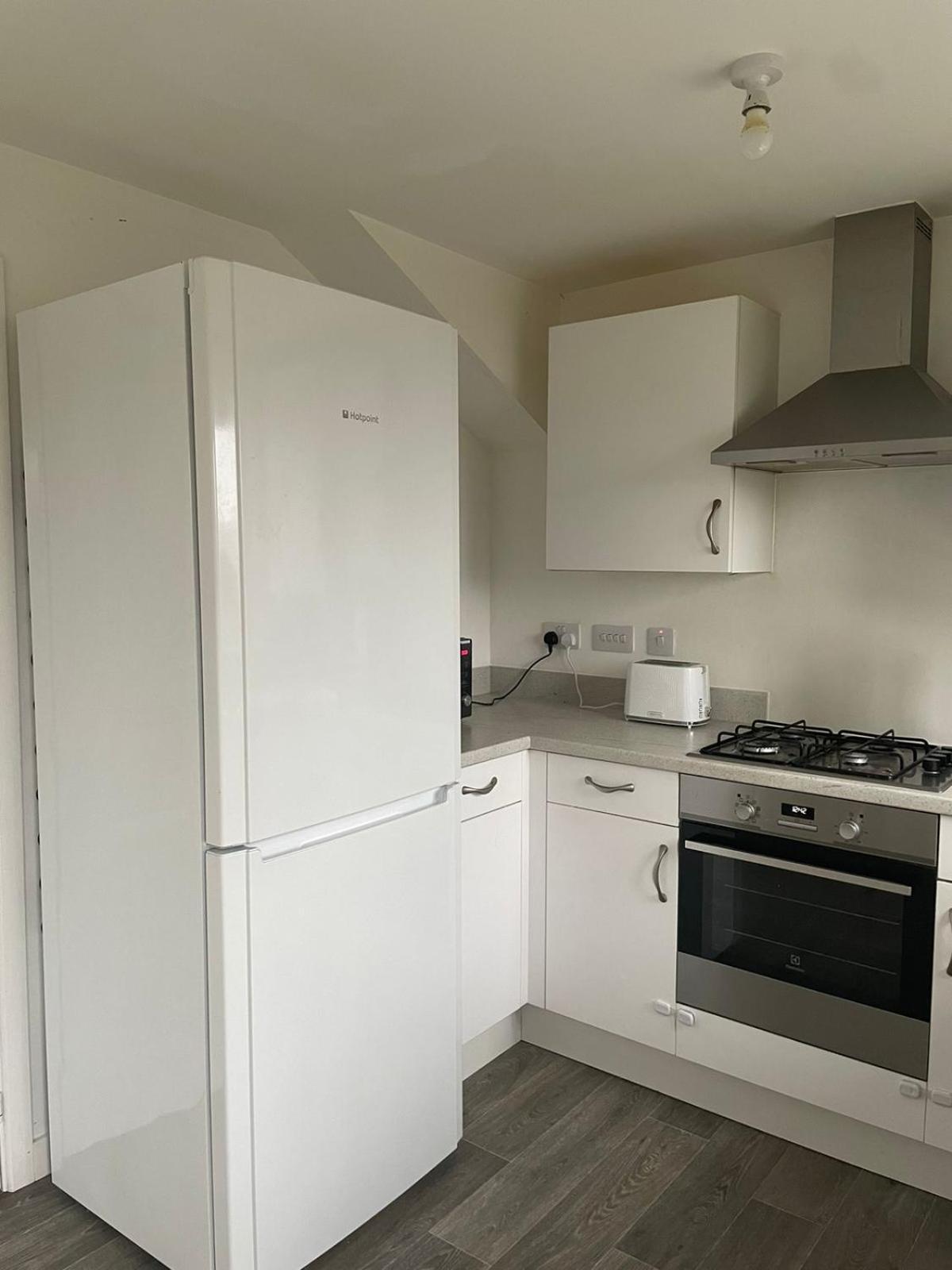 Village House St Mellons - Close To A48 And M4 카디프 외부 사진